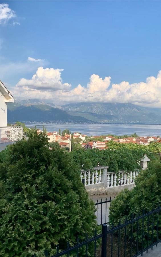 Lastochka.Mne Apartments Baošići エクステリア 写真