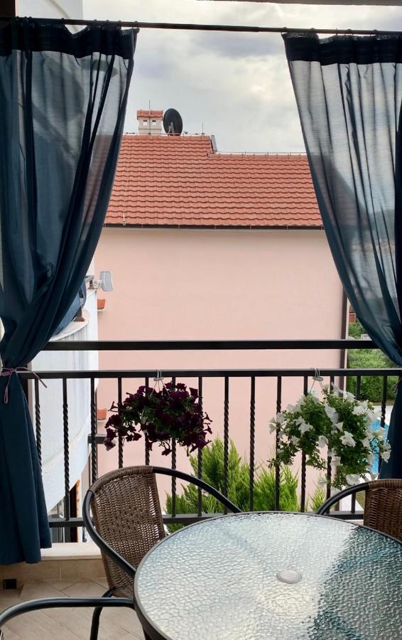 Lastochka.Mne Apartments Baošići エクステリア 写真